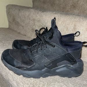 Black Nike Hurache